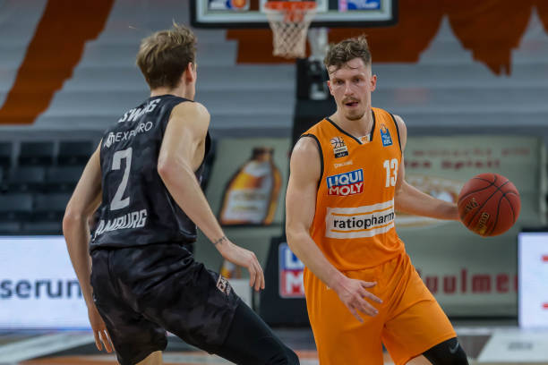 他因伤缺席 他因伤缺席