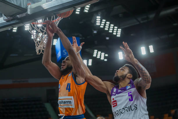 萨巴伦卡原 萨巴伦卡原